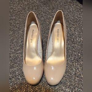 Madden Girl Women's Cream Pumps